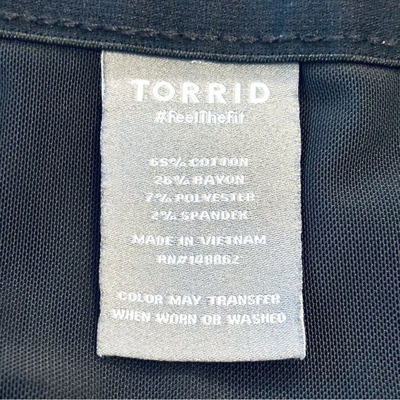 Torrid Bombshell Skinny Jeans Distressed Black Plus Size 24S - Picture 7 of 8